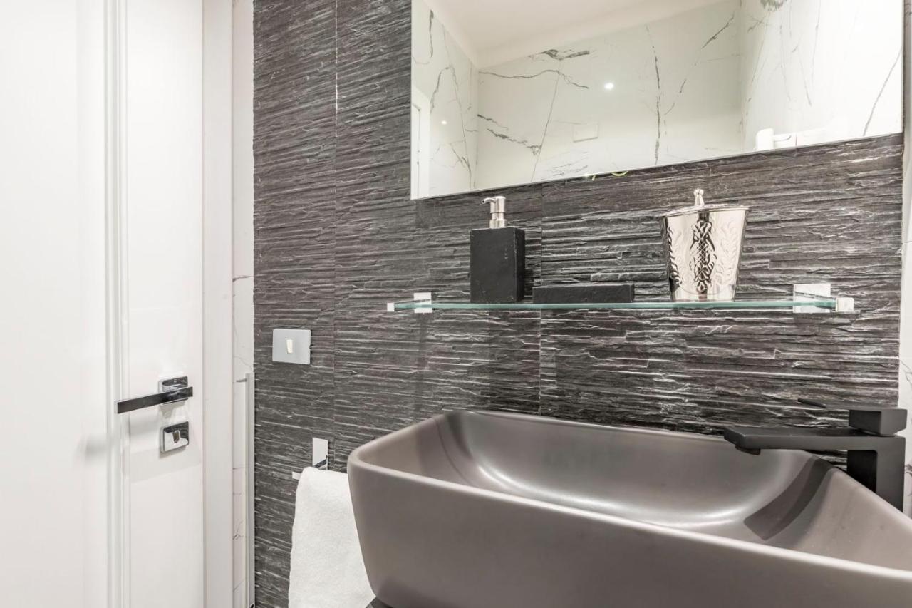 Trevi Luxury Apartment Jacuzzi Rome Exterior photo