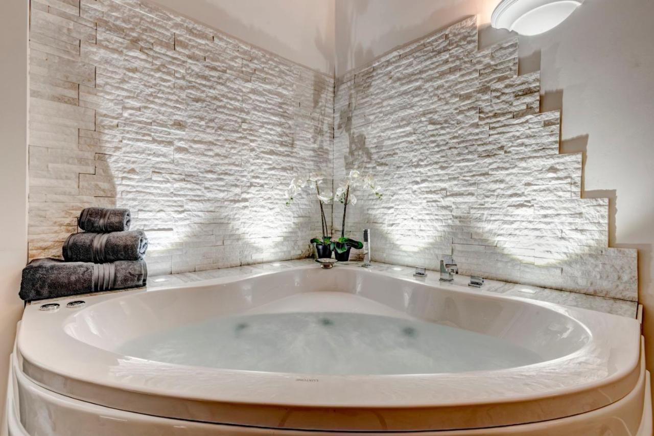 Trevi Luxury Apartment Jacuzzi Rome Exterior photo